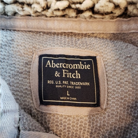 Abercrombie & Fitch Beige Sherpa Pullover - Picture 4 of 4